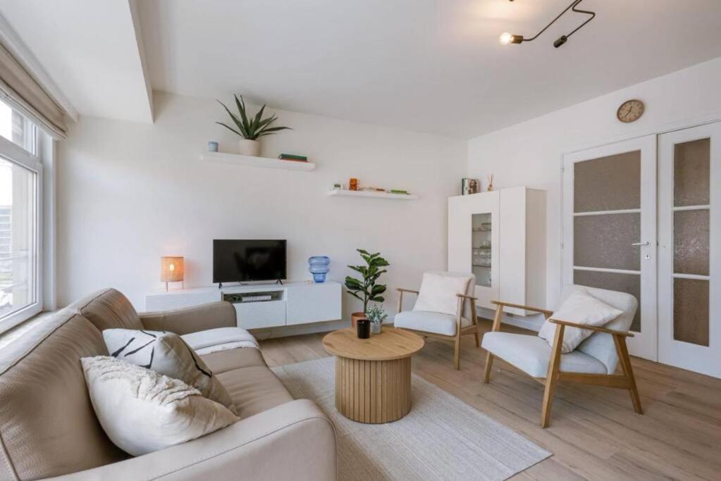 Hugo By The Harbor, Light-Filled And Centrally Located Apartment - Free Parking 奥斯滕德 外观 照片