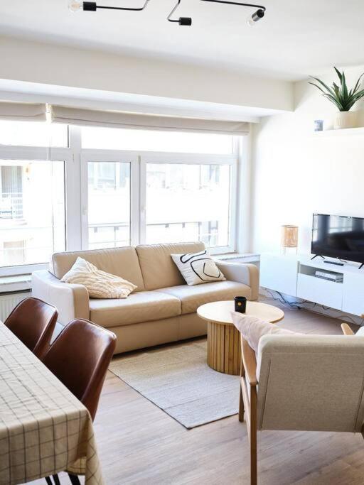Hugo By The Harbor, Light-Filled And Centrally Located Apartment - Free Parking 奥斯滕德 外观 照片